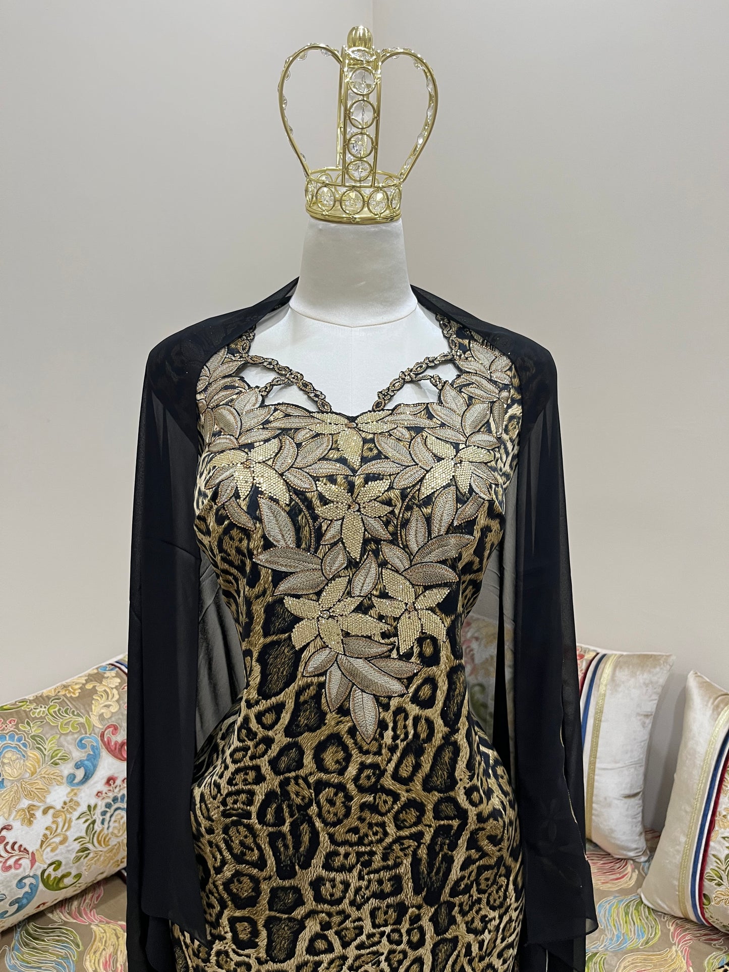 لبسة المخور الإماراتي