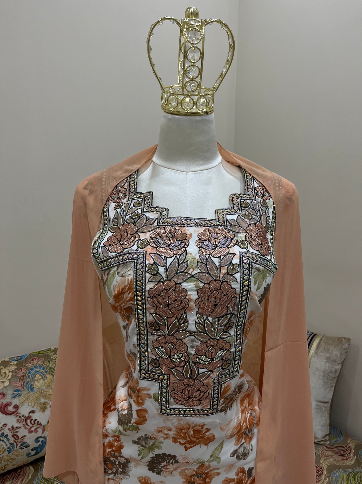 لبسة المخور الإماراتي