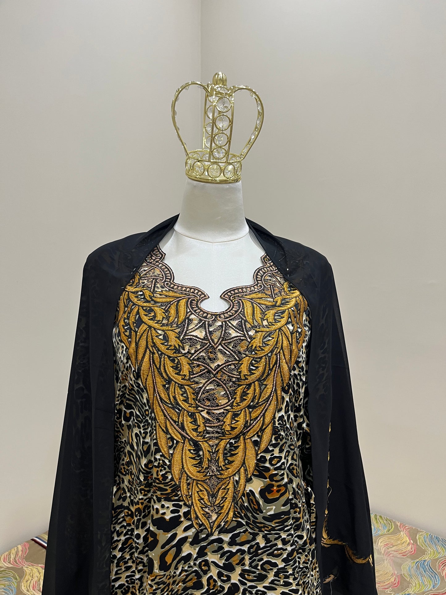 لبسة المخور الإماراتي