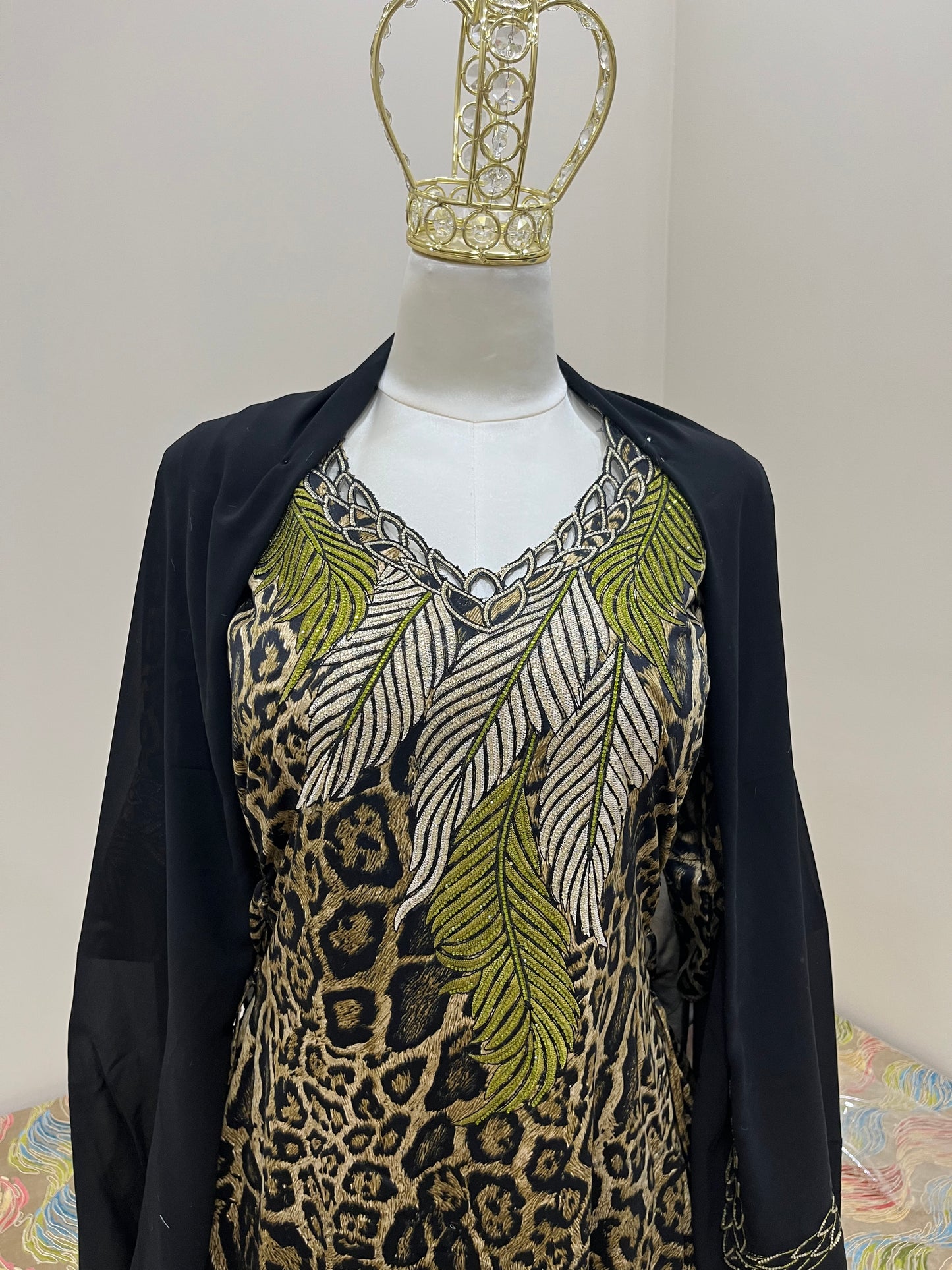 لبسة المخور الإماراتي