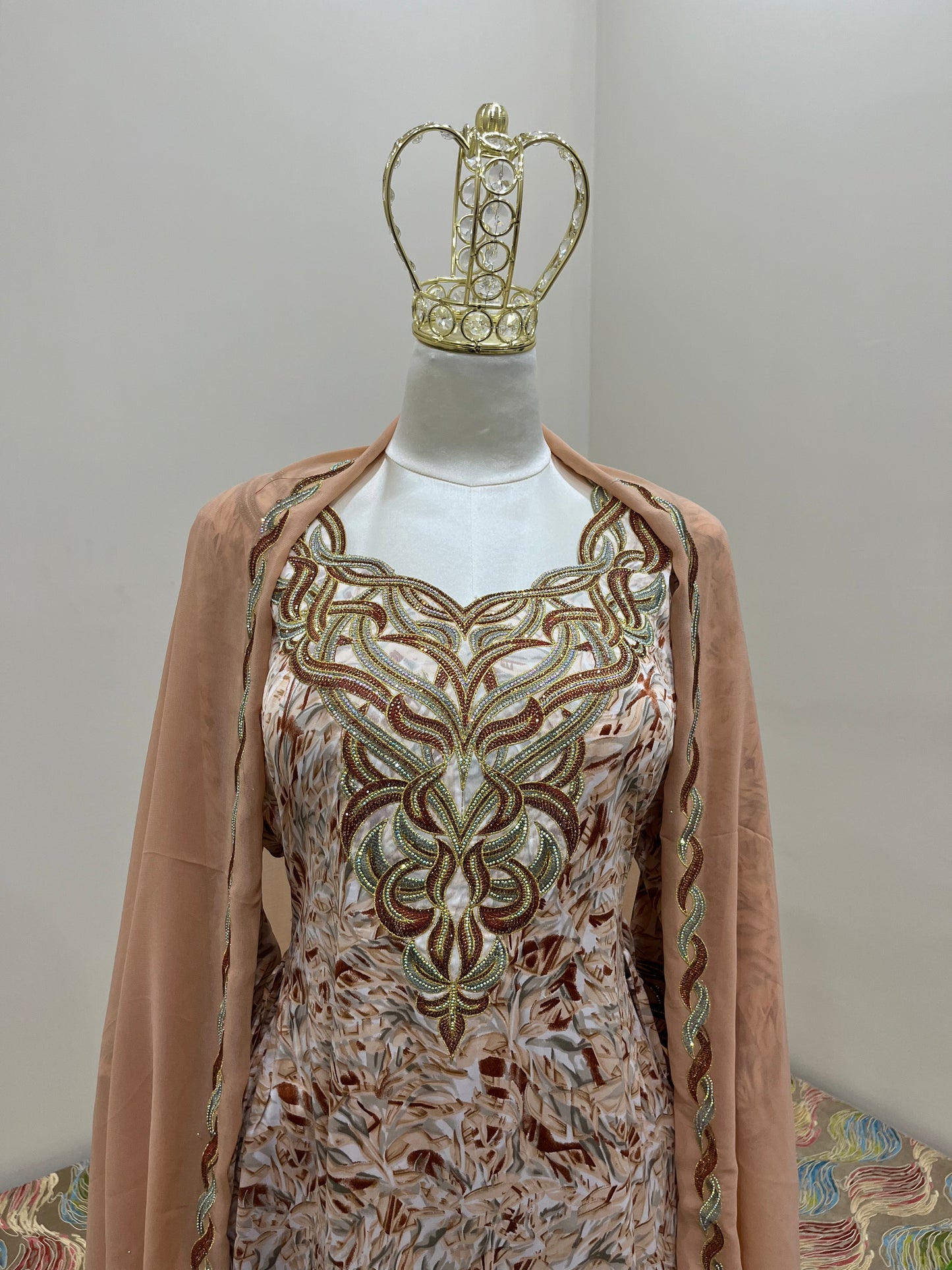 لبسة المخور الإماراتي