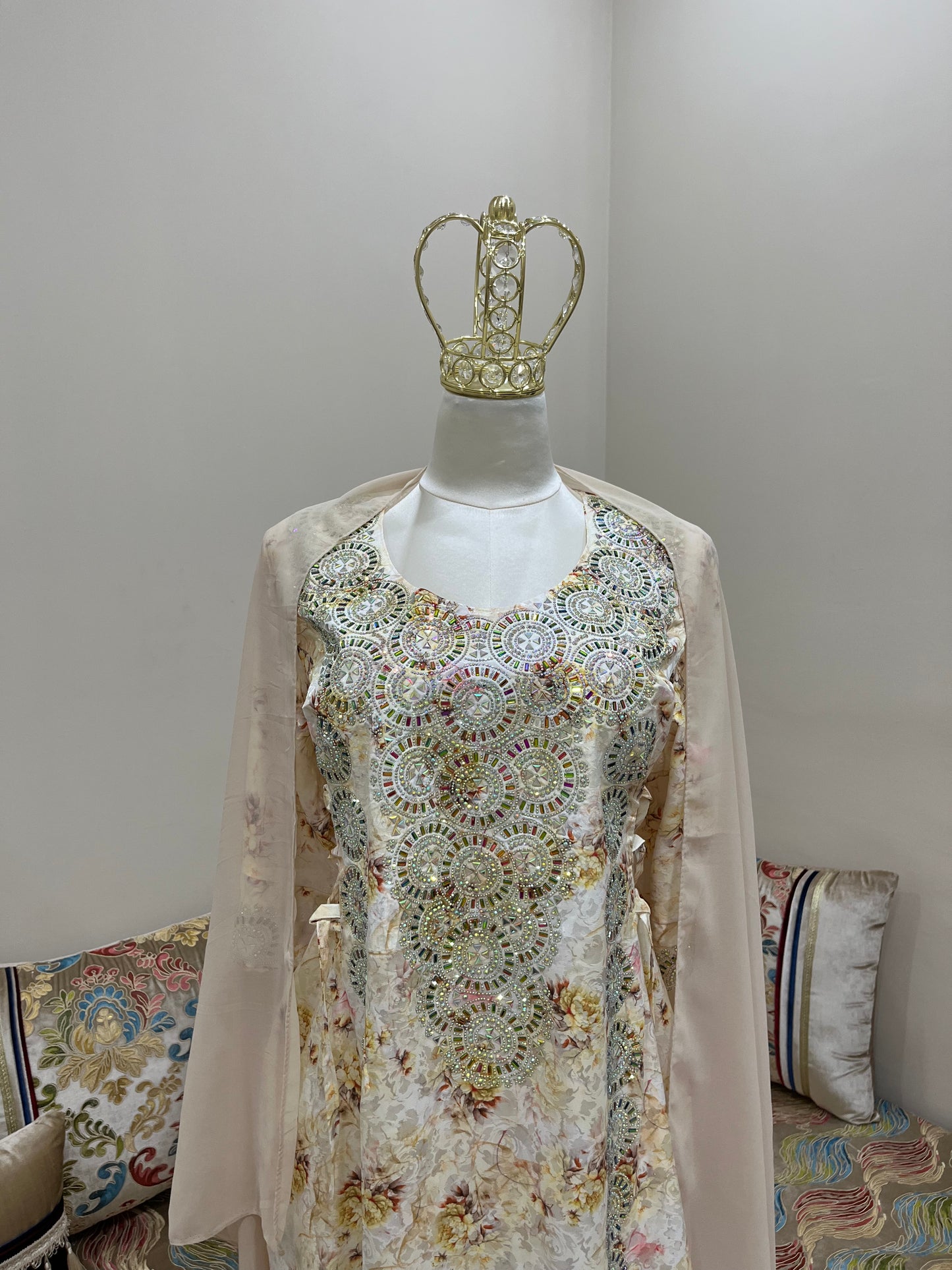 لبسة المخور الإماراتي