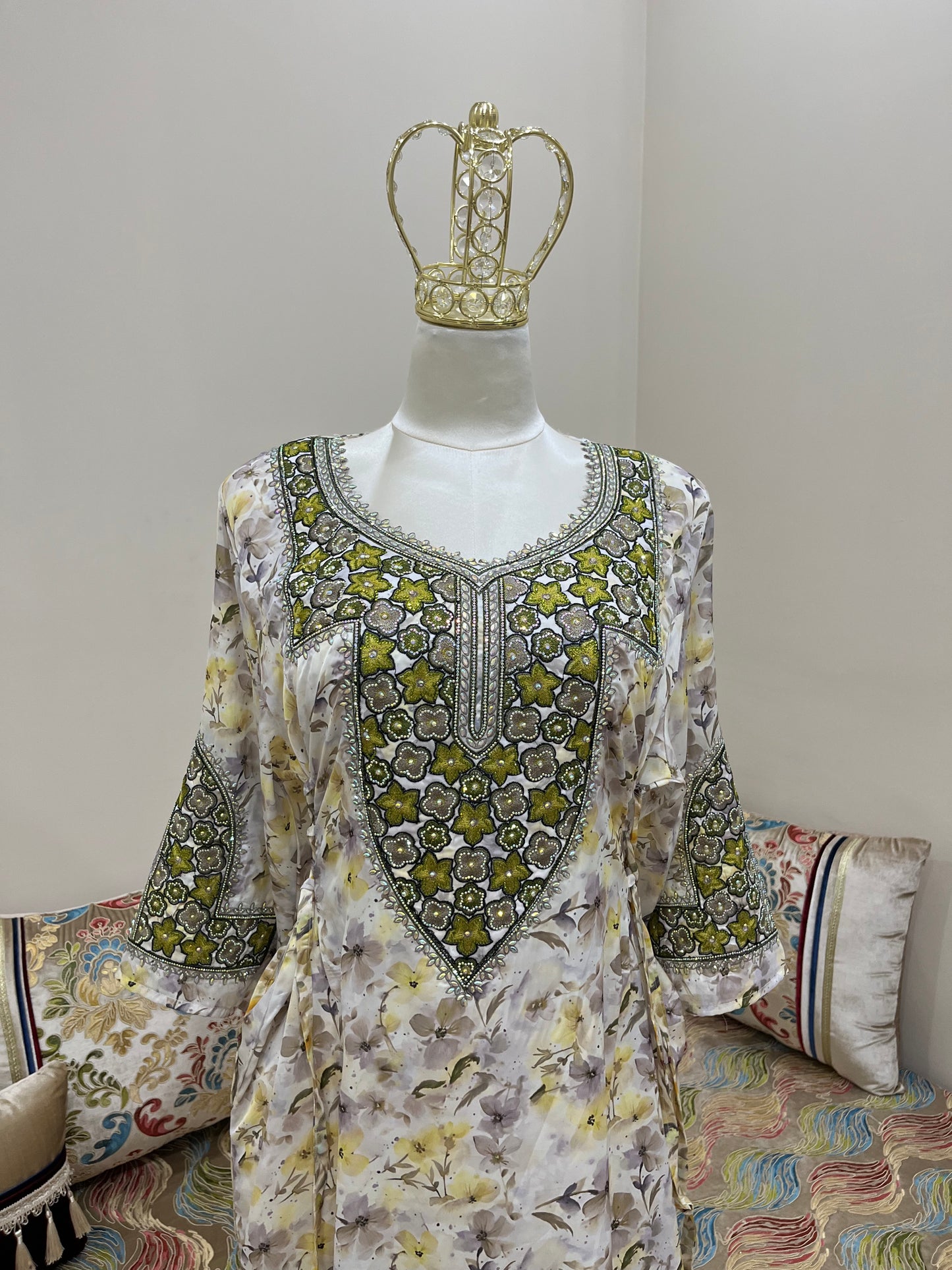 لبسة المخور الإماراتي