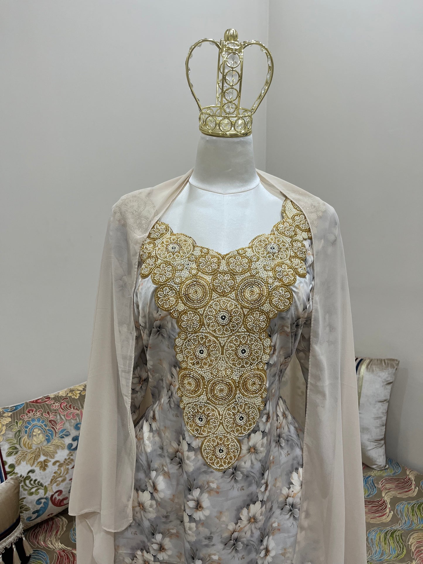 لبسة المخور الإماراتي